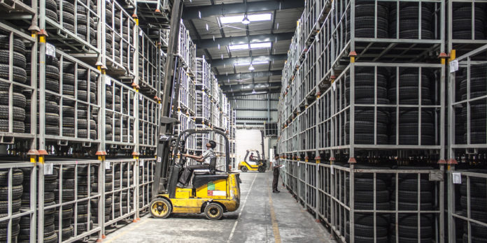 logistik_reifen_kfz_lager