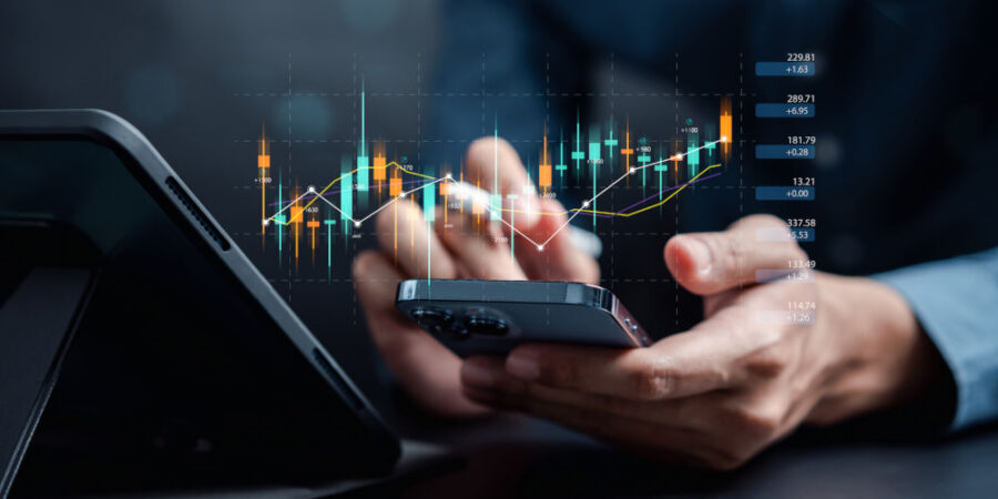 boerse-aktien-etf-investieren-diagramm_iStock-1465618017