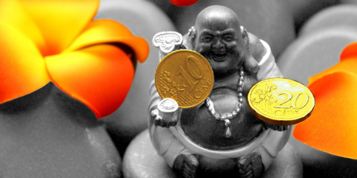 buddha-statue-geld-bluete
