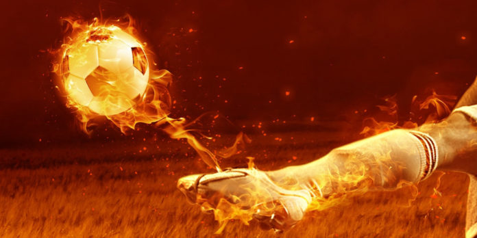 fussball-schuss-ball-feuer-1444022-Comfreak