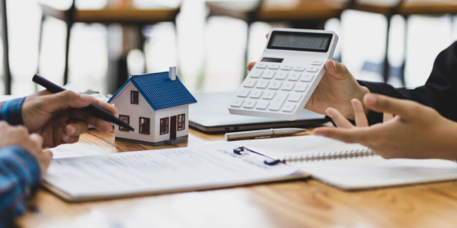 immobilien-kredit-zinsen-finanzierung_iStock-1702464266