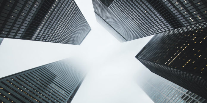 immobilien-skyscraper_matthew-henry-VviFtDJakYk-unsplash