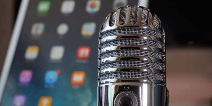 mikrofon-tablet-podcast-2469295_PIX1861