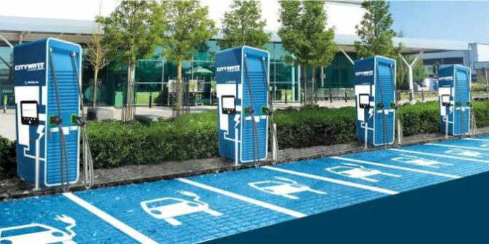 oekorenta-schnelladestationen-elektroautos