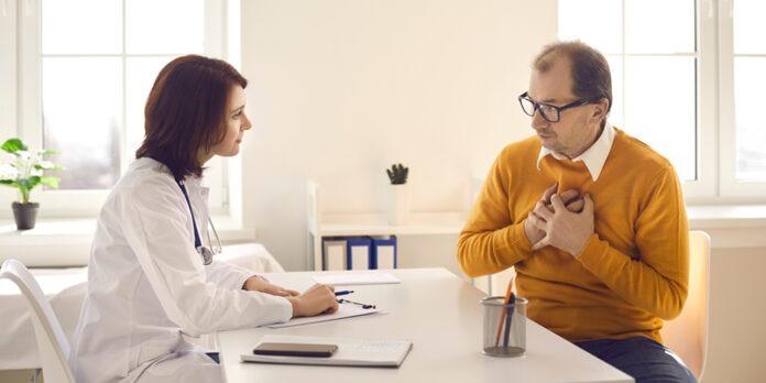 patient-kardiologentermin_iStock-2212049113