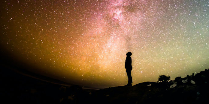 universum-mensch-farben-greg-rakozy-oMpAz-DN-9I-unsplash