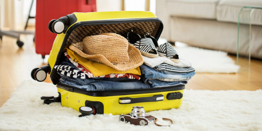 vorbereitung-reise-koffer-urlaub-zuhause_iStock-656939648